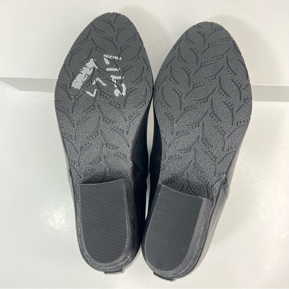 NAYA Felix Hidden Wedge Ankle Bootie - Picture 7 of 11